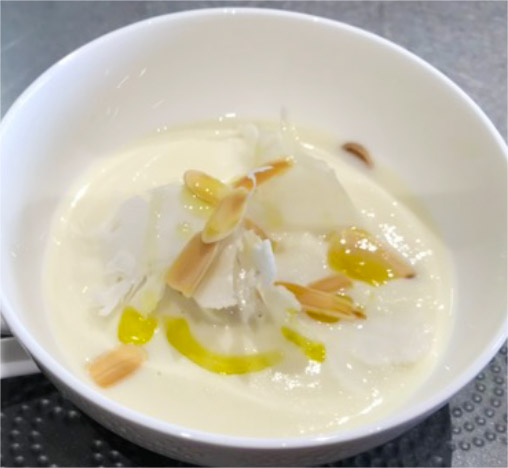 カリフラワーのポタージュと帆立貝のポワレ